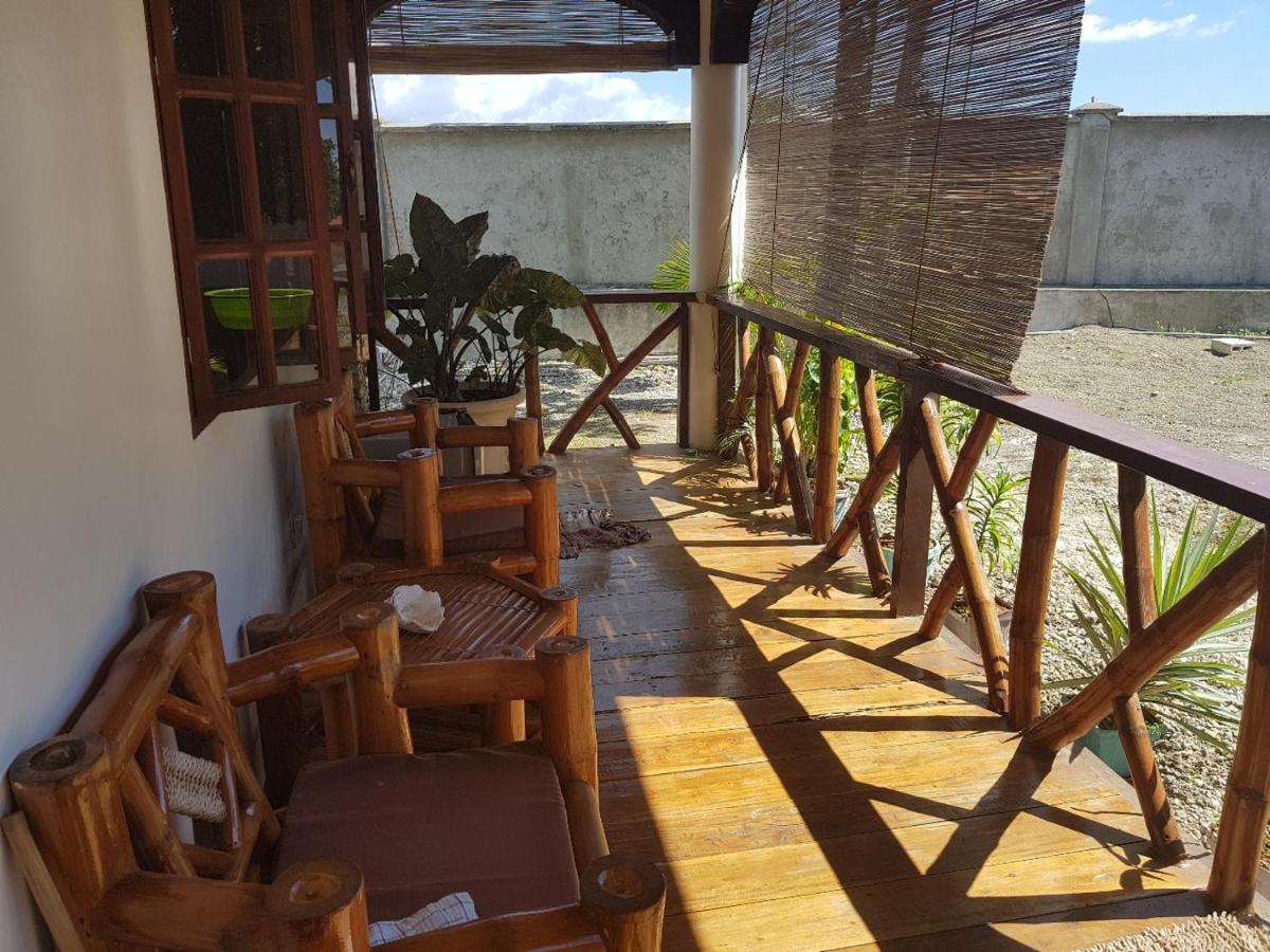 Tauig Beach Resort モアルボアル エクステリア 写真