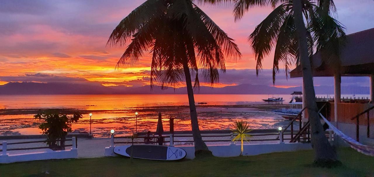 Tauig Beach Resort モアルボアル エクステリア 写真